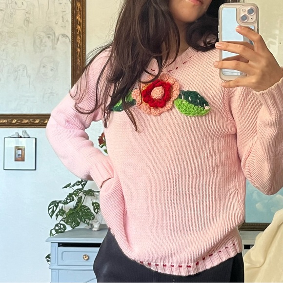 Pink coquette Rose sweater - Picture 2 of 13